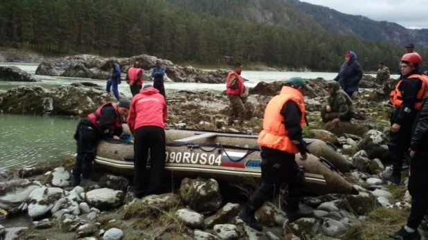 Поиски утонувшего в Катуни подростка.