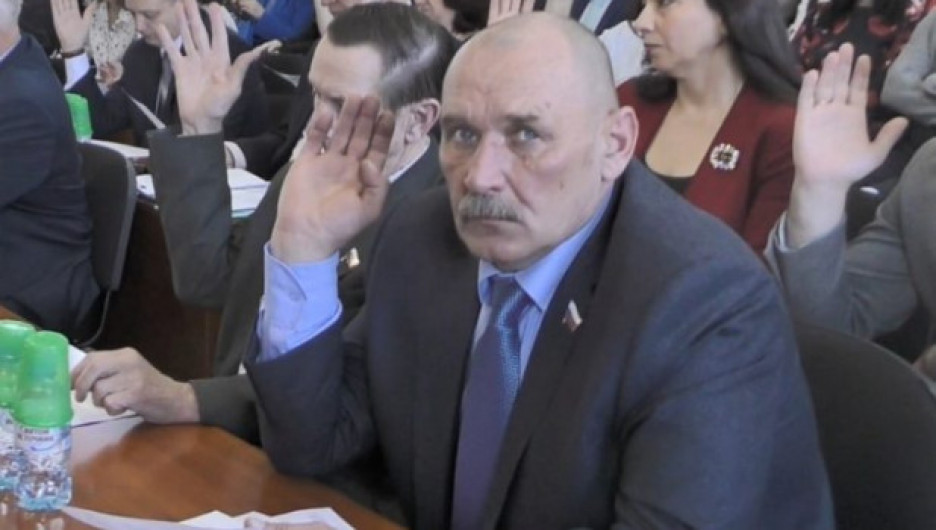 Алтайский депутат получил всего лишь штраф за мошенничество в крупном размере