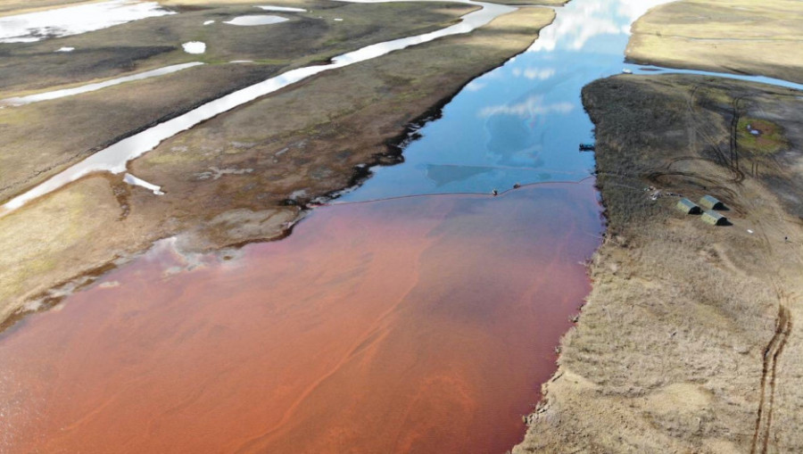 Экокатастрофа в Заполярье. Разлив нефтепродуктов.