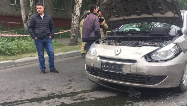 Авария с участием трех автомобилей на пересечении проспекта Комсомольского и улицы Интернациональной. 