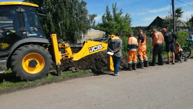 Авария на водопроводе.