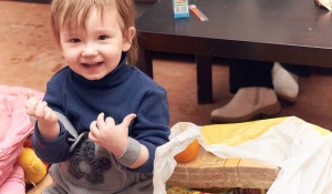 Каждый месяц фонд «Облака» выдает продуктовые наборы нуждающимся семьям.