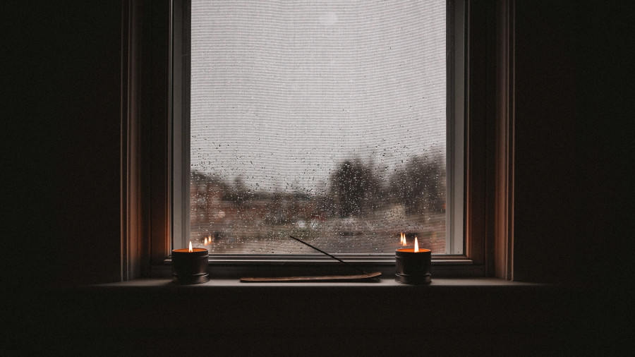 Дождь, окно. Одиночество.