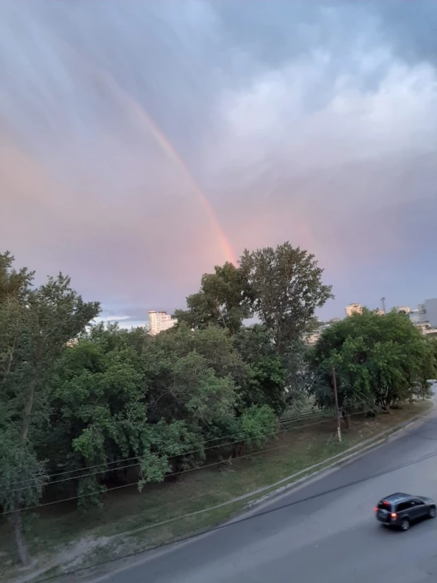 Двойная радуга и облака в Барнауле.