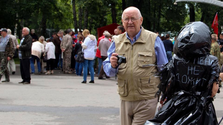 Константин Емешин на митинге КПРФ против повышения пенсионного возраста.
