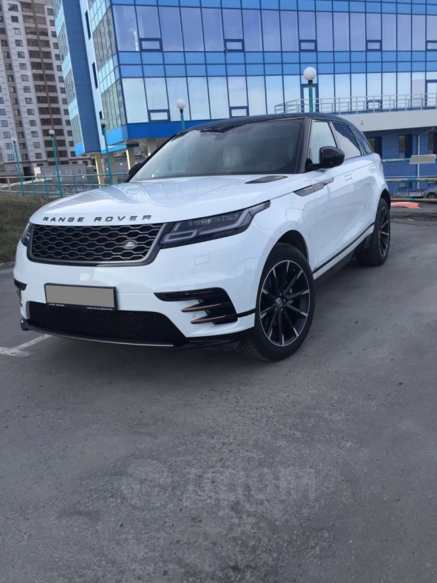 Land Rover Range Rover Velar.