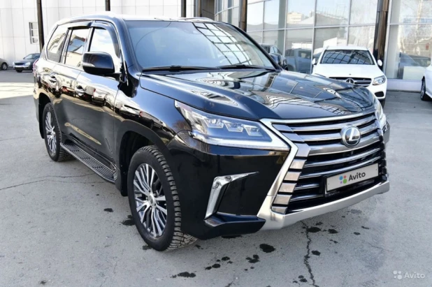 Lexus LX 