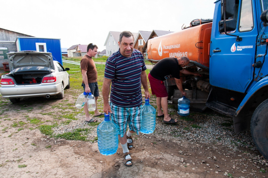 В &quot;Сибирской Долине&quot; жители недовольны отсутствием воды.