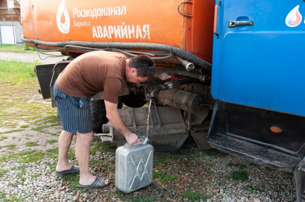 В "Сибирской Долине" жители недовольны отсутствием воды.