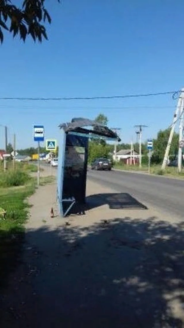 Остановка после ДТП в Барнауле.