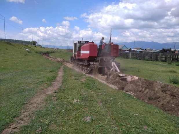 Село в Бурятии окружили двойным рвом из-за коронавируса.