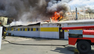 Пожар на заводе "Рикон" в селе Зимари, Калманский район.