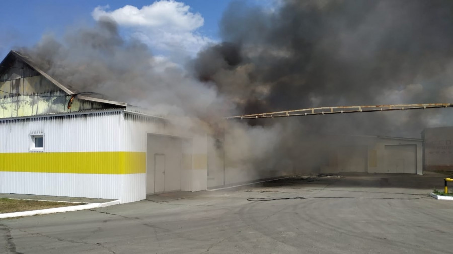 Пожар на заводе &quot;Рикон&quot; в селе Зимари, Калманский район.