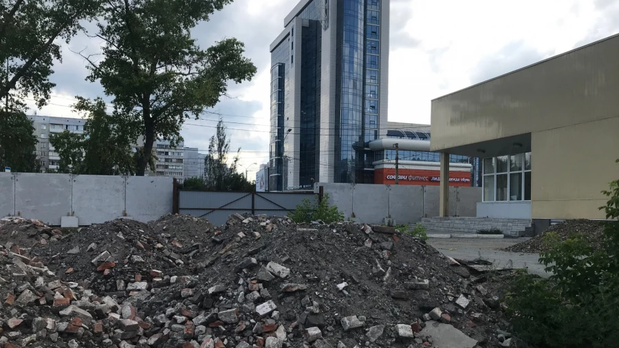Участок на пр. Красноармейском (на противоположной стороне от ТЦ "Гулливер"). Участок на пр. Красноармейском (на противоположной стороне от ТЦ "Гулливер").