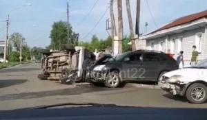 ДТП на ул. Ядринцева в Барнауле.