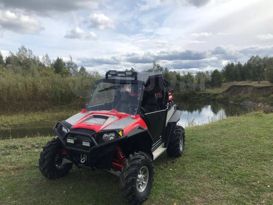 Polaris Ranger RZR XP 900 EFI.