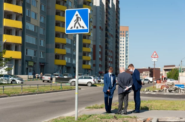 Выездное совещание по вопросу строительства дорог в Барнауле. 