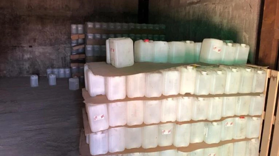 Поддельный алкоголь.