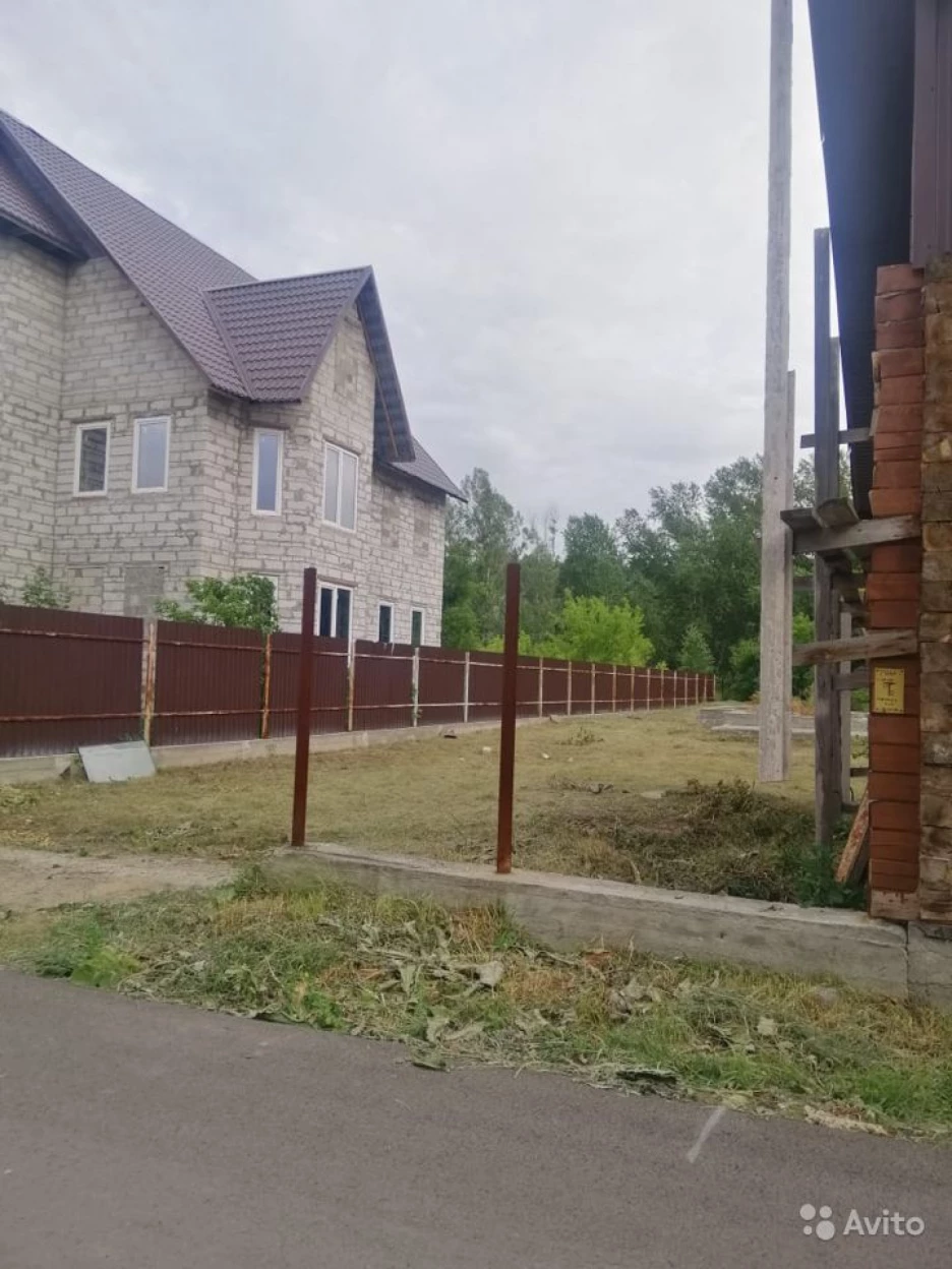 В Барнауле продают усадьбу без дома, но с пляжем и футбольным полем