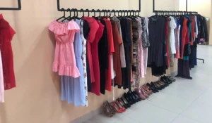 Одежда и обувь.