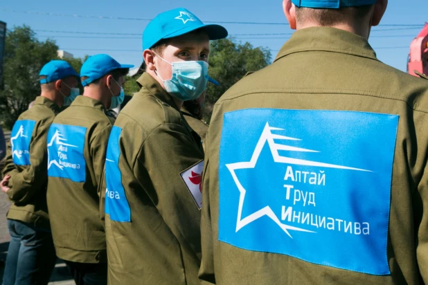 Церемония закладки сквера Десантников в Барнауле.