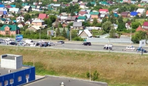 В Новосибирске десантники перекрыли мост. 