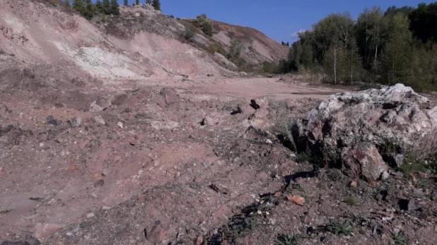 Запустение в карьере Змеиногорска.