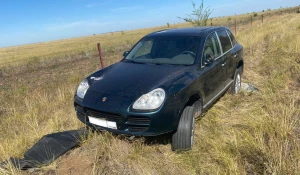 Porsche Cayenne не победил противотранспортный ров.