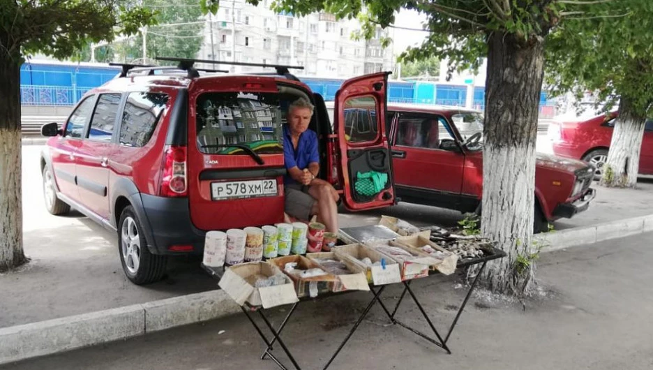 Несанкционированная торговля в Барнауле.