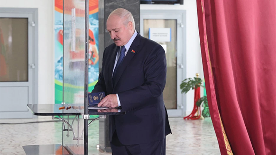 Александр Лукашенко на выборах президента.