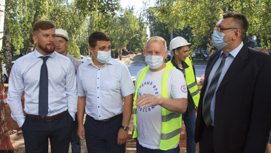 Общественники оценили качество ремонта теплосетей в Барнауле.
