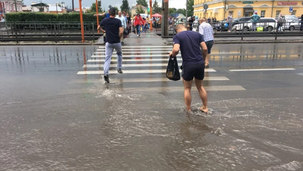 Ливень в городе.