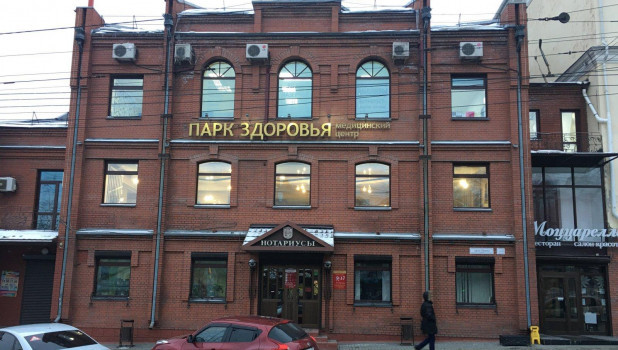 Банк продает здание ресторана-квеста в Барнауле.