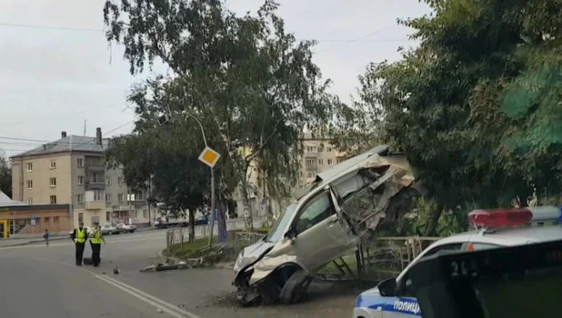 ДТП на пр. Комсомольском в Барнауле.