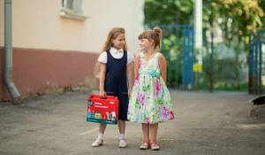 Дети фонда «Облака» Есения и Ирина.