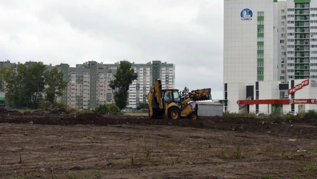 Благоустройство сквера на улице Ускова.