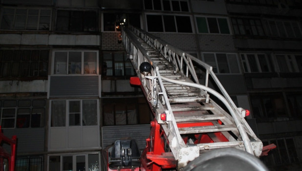 Пожар на ул. Попова, 76 в Барнауле, 18 августа 2020 года.