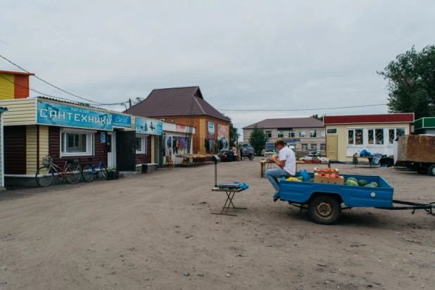 Рынок в селе Волчиха.