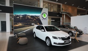 Открытие автосалона.
