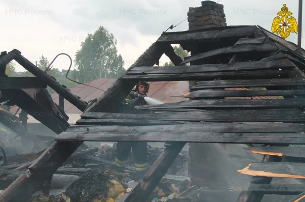 Пожар в Барнауле на улице Гоголя.