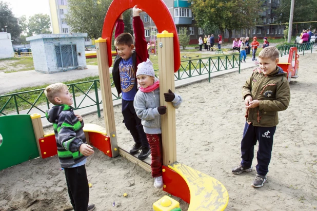 Благоустройство дворов в Барнауле по нацпроекту «Жилье и городская среда».