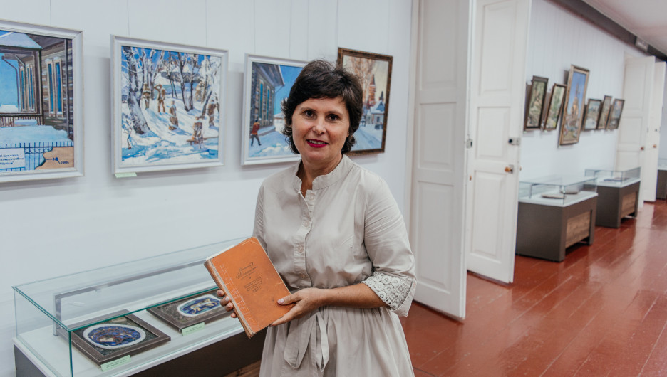 Экскурсия по музею Шукшина с новым директором Мариной Торопчиной