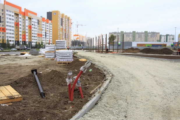 Благоустройство сквера на улице Сергея Ускова.