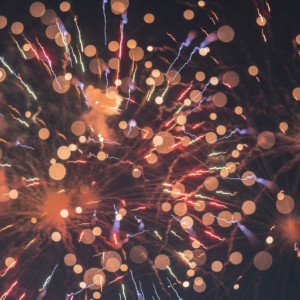 Салют, фейерверк.