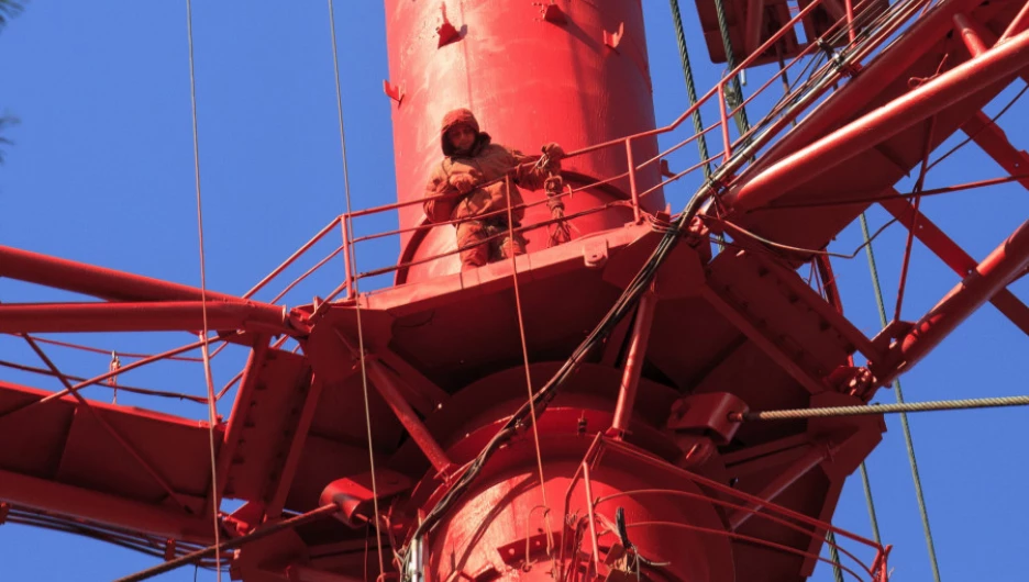 Покраска телемачты в Барнауле.