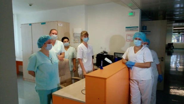 Медики коронавирусного госпиталя.