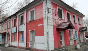 Аварийный дом на пр. Ленина, 129 готовят к сносу.
