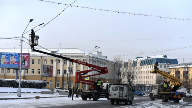 Обустройство пл. Сахарова в Барнауле к Новому году.