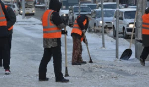 Уборка снега в Барнауле.