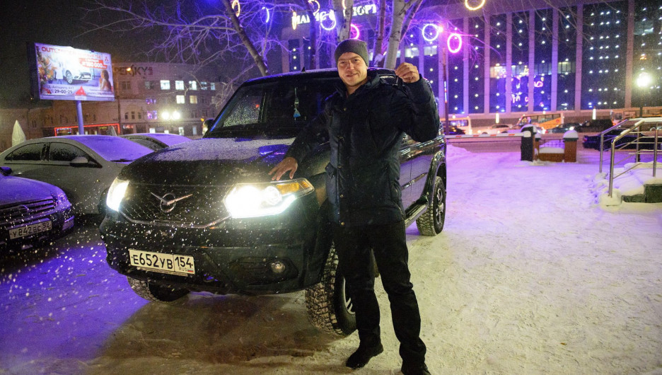 Компания «АлтайАгроСектор» наградила сотрудника автомобилем УАЗ «Патриот». 